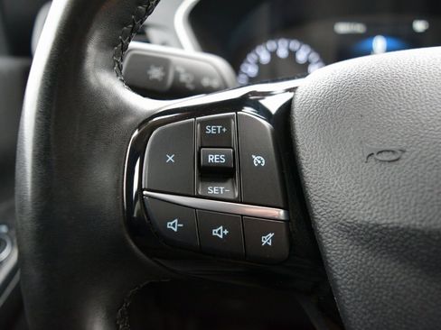 Used 2022 Ford Escape SE w/ Cold Weather Package image 16