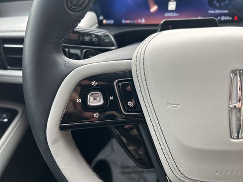 Used 2025 Lincoln Aviator Reserve w/ Jet Appearance Package image 19