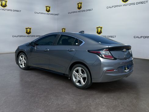 Used 2018 Chevrolet Volt LT w/ Comfort Package FWD image 3