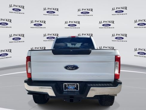 Used 2019 Ford F250 XLT image 4