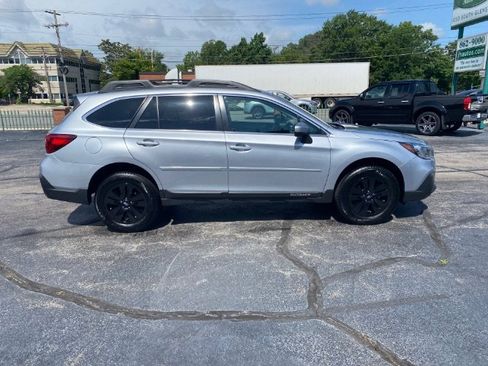 Used 2019 Subaru Outback 2.5i Premium image 5