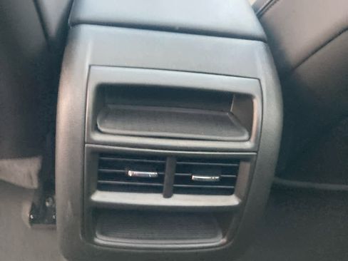 Used 2025 Cadillac XT5 Premium Luxury image 15