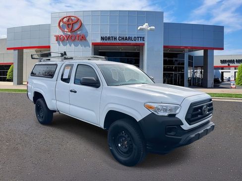Used 2022 Toyota Tacoma SR image 1