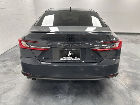 Used 2025 Toyota Camry SE image 7