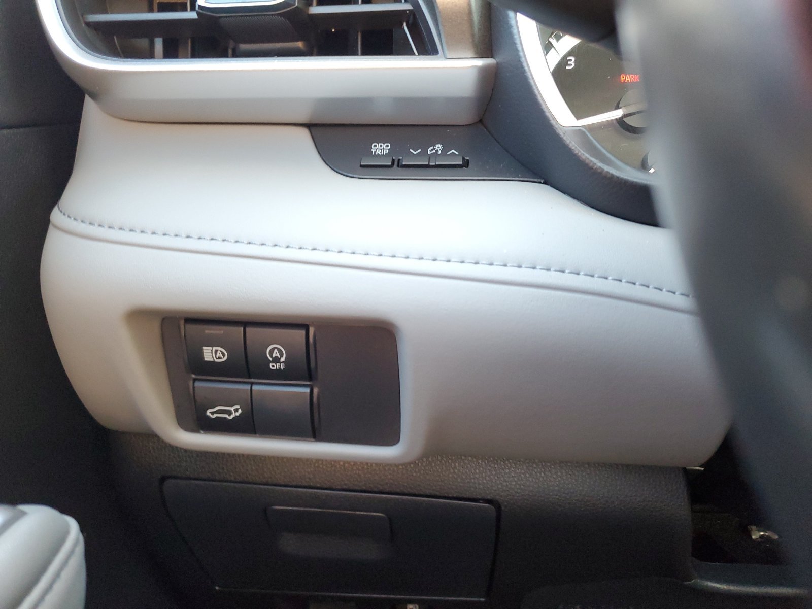 Used 2024 Toyota Highlander XLE AWD/4WD image 23