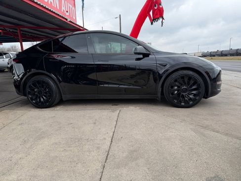 Used 2021 Tesla Model Y Long Range image 9