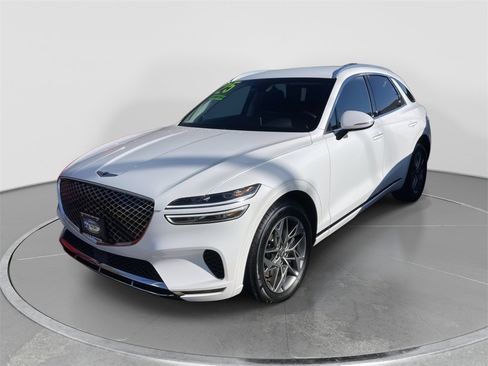 Certified 2025 Genesis GV70 2.5T image 3