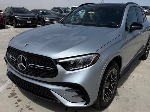 Used 2026 Mercedes-Benz GLC 300 4MATIC image 3