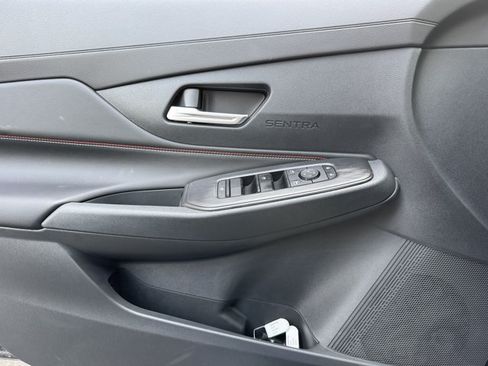 New 2026 Nissan Sentra SR w/ Floor Mat Package FWD image 5