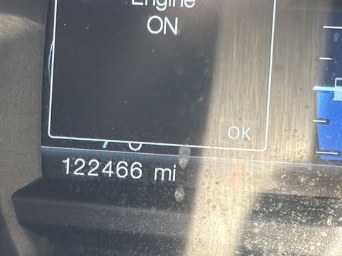 Used 2015 Ford Explorer XLT w/ Equipment Group 202A FWD image 3