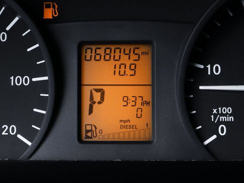 Used 2016 Mercedes-Benz Sprinter 2500 image 23