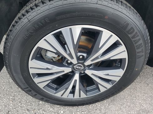 Certified 2022 Nissan Rogue SV image 29