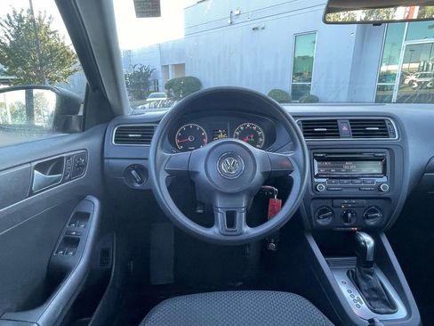 Used 2014 Volkswagen Jetta S image 12