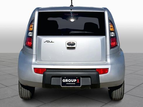 Used 2011 Kia Soul + image 4