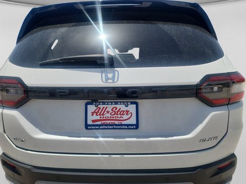 Used 2025 Honda Pilot Elite image 11