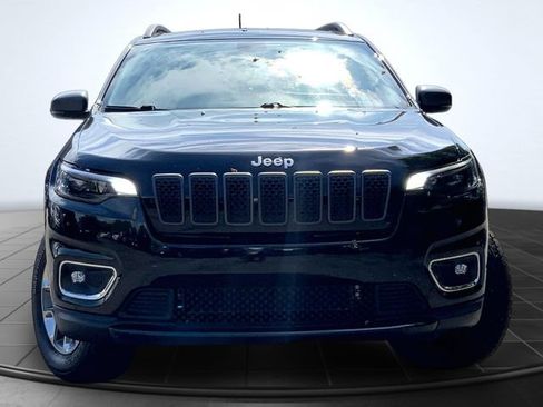 Used 2019 Jeep Cherokee Trailhawk w/ Cold Weather Group AWD/4WD image 3