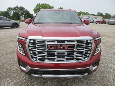 New 2026 GMC Yukon XL Denali w/ Denali Reserve Package AWD/4WD image 10