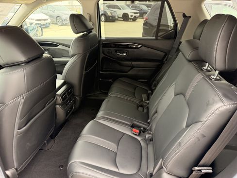 Certified 2025 Honda Pilot Touring image 27