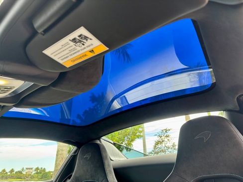 Used 2022 McLaren 720S Spider RWD image 29