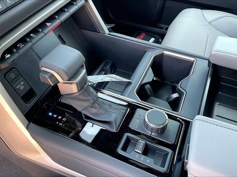 New 2026 Toyota Tundra Limited AWD/4WD image 7