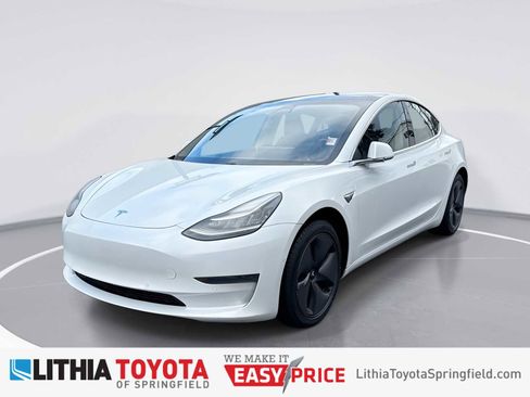 Used 2020 Tesla Model 3 Standard Range Plus image 1