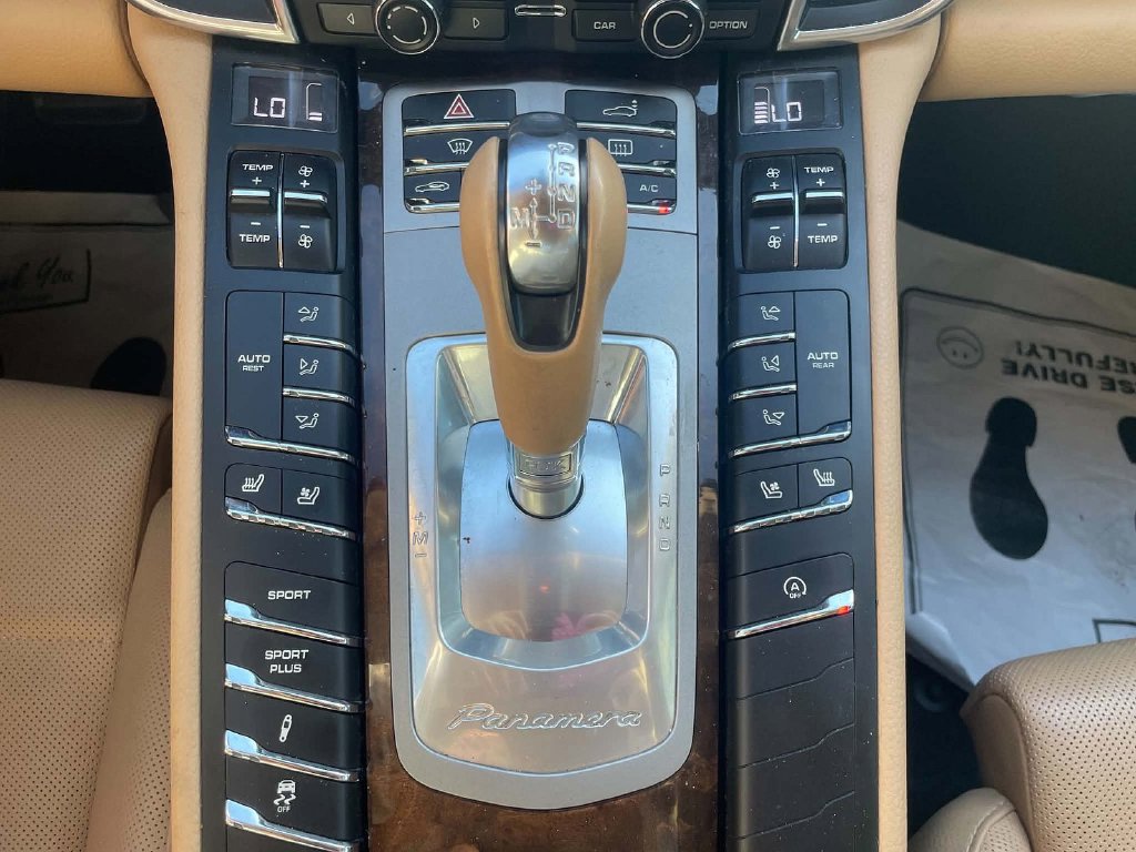 Used 2015 Porsche Panamera 4 w/ Premium Package Plus AWD/4WD image 9