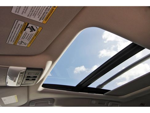 Certified 2025 Nissan Pathfinder SL w/ SL Premium Package FWD image 32