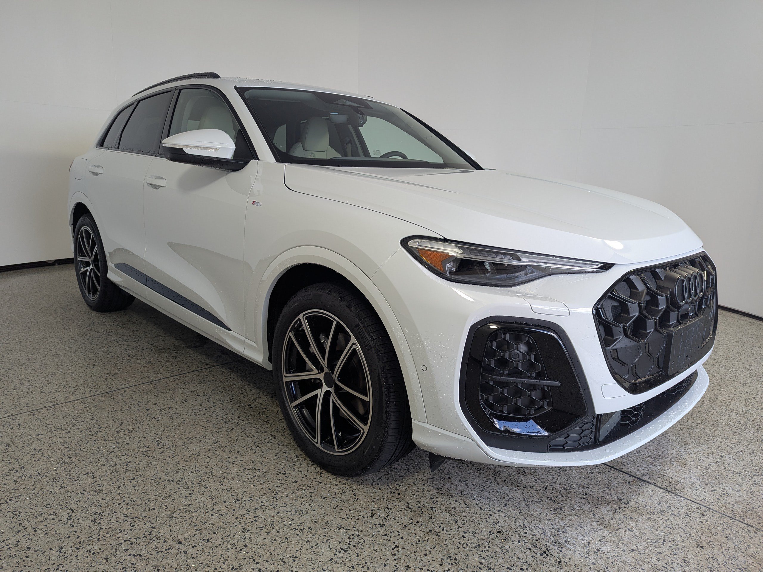 New 2026 Audi Q5 Prestige AWD/4WD image 1