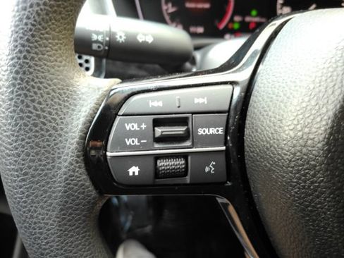 Used 2025 Honda Civic LX image 29