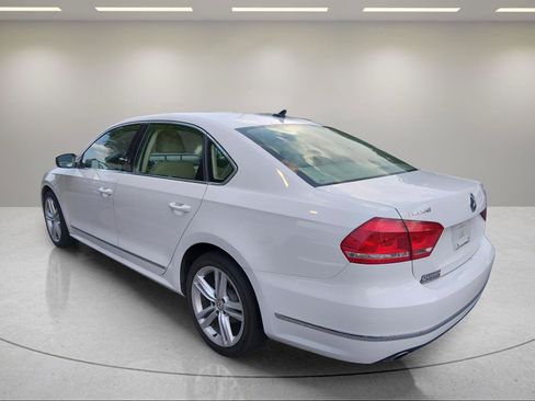 Used 2015 Volkswagen Passat TDI SE FWD image 8