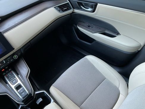 Used 2018 Honda Clarity Plug-In Hybrid image 16