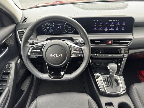 Used 2025 Kia Seltos SX image 10