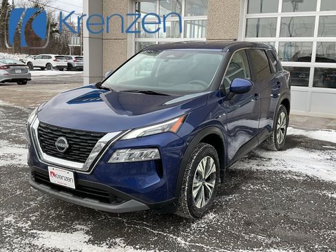 Used 2023 Nissan Rogue SV image 1