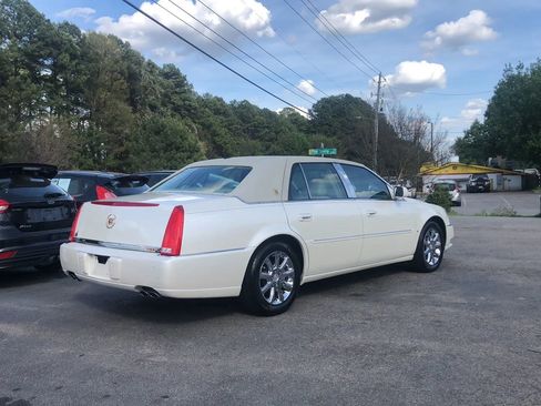 Used 2008 Cadillac DTS image 3