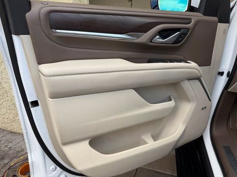 Used 2021 GMC Yukon XL Denali image 39