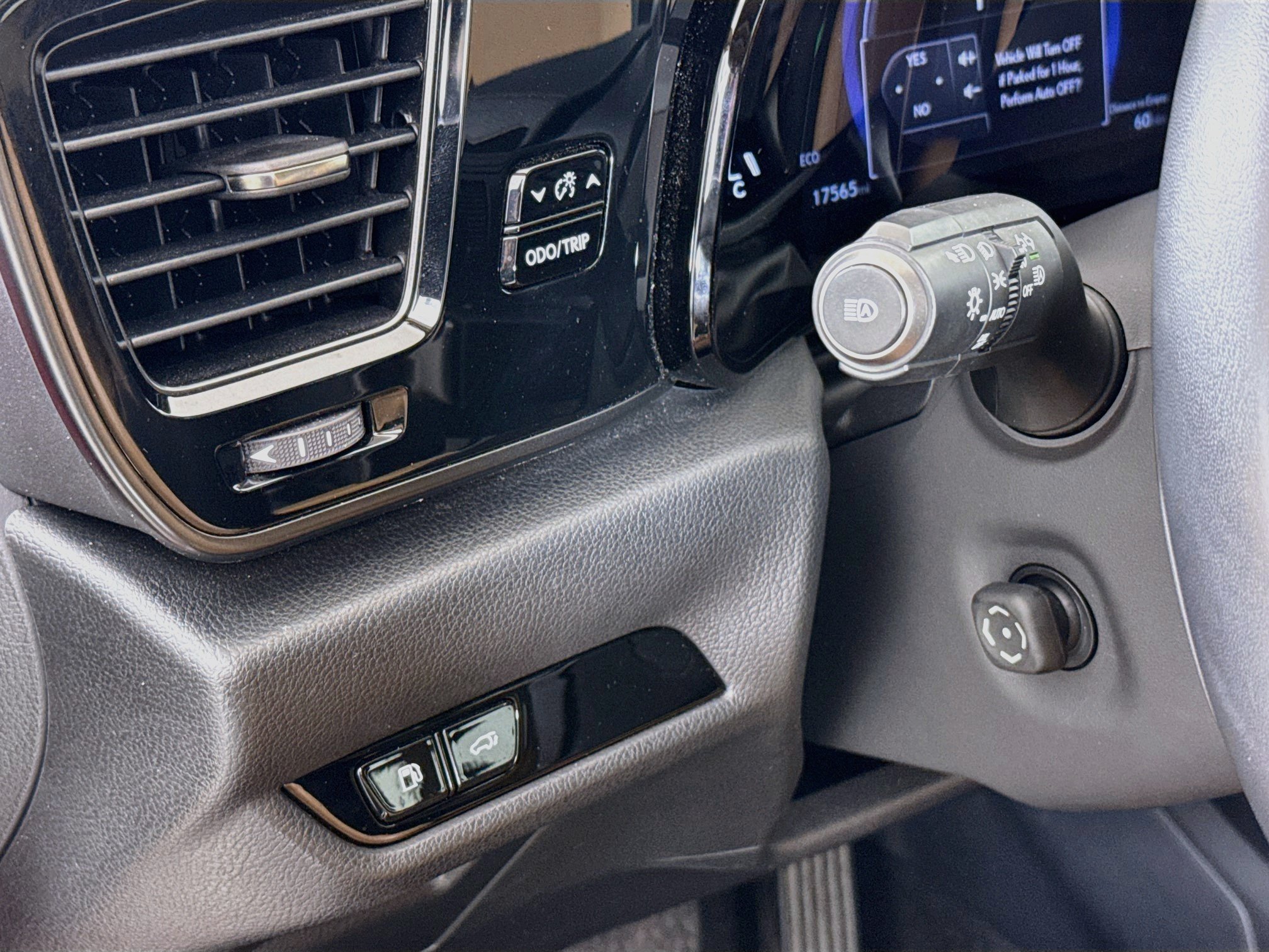 Used 2025 Lexus NX 350h AWD w/ Cold Area Package image 10