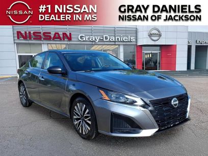 Used 2024 Nissan Altima 2.5 SV