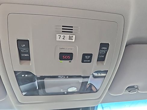 Used 2018 Lexus ES 350 w/ Luxury Package w/Wood Trim image 18