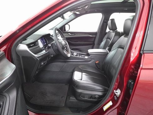 New 2025 Jeep Grand Cherokee L Limited w/ Luxury Tech Group II image 9