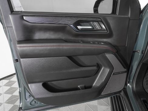 Used 2025 GMC Yukon XL AT4 Ultimate image 18