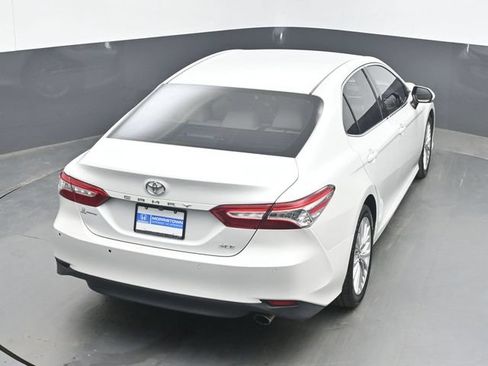 Used 2018 Toyota Camry XLE FWD image 38