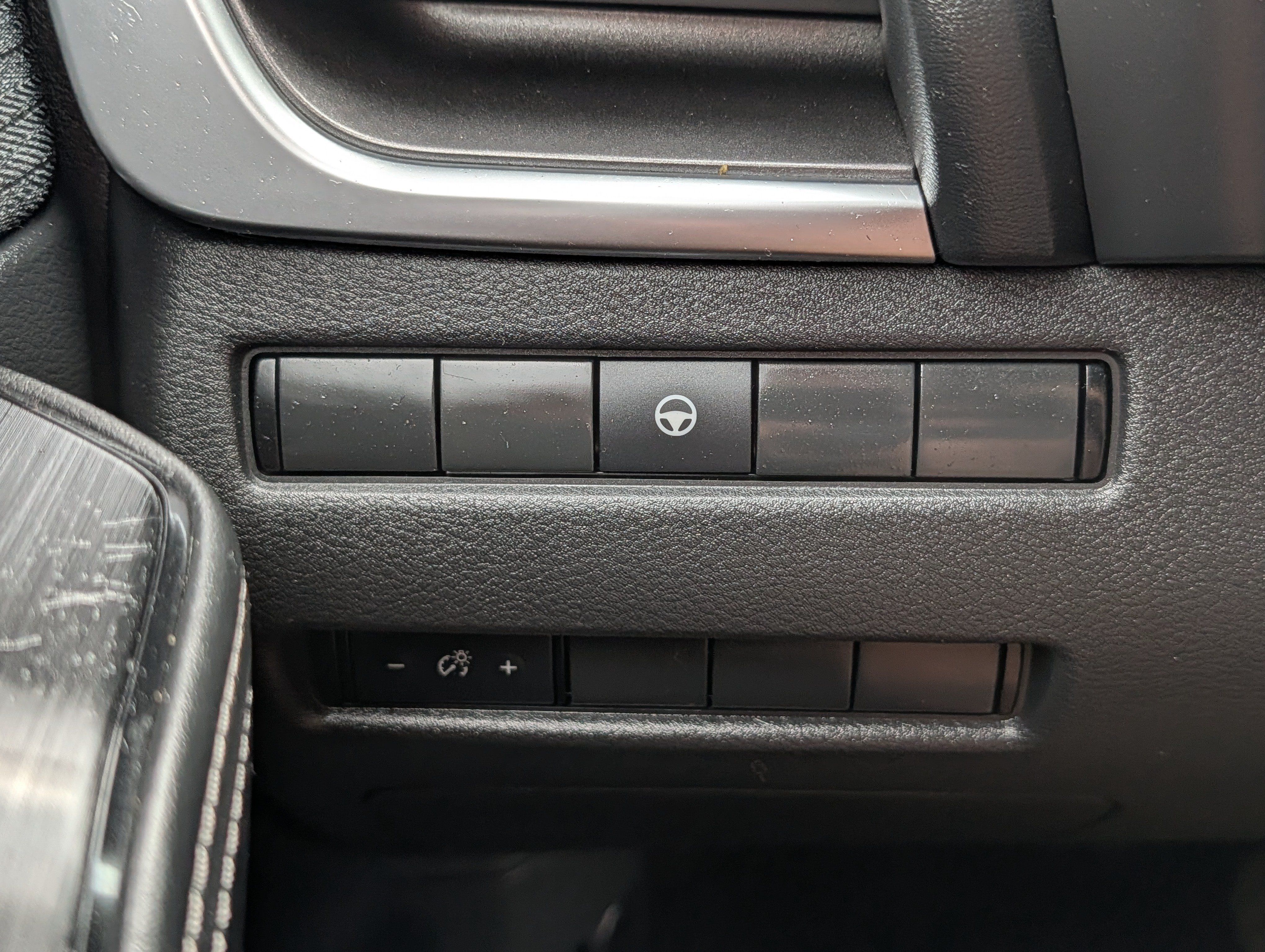 Used 2023 Nissan Rogue SV AWD/4WD image 26