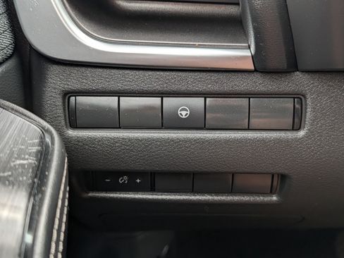 Used 2023 Nissan Rogue SV AWD/4WD image 26