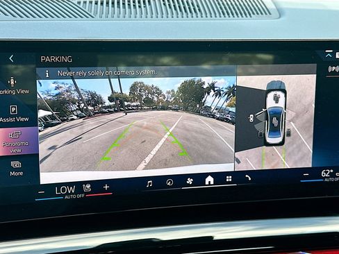 Used 2025 BMW i5 eDrive40i w/ Premium Package image 15