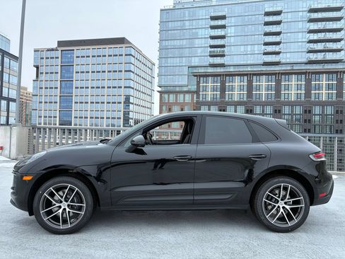 Certified 2026 Porsche Macan AWD/4WD image 2