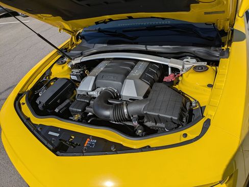Used 2015 Chevrolet Camaro SS w/ SS Performance Package RWD image 31