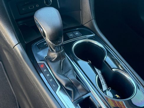 Used 2022 Chevrolet Equinox Premier image 25