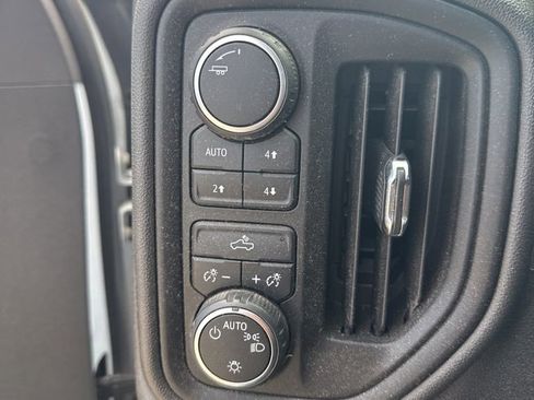 Used 2020 Chevrolet Silverado 1500 Custom Trail Boss w/ Custom Convenience Package AWD/4WD image 11
