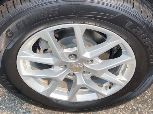 Used 2023 Chevrolet Equinox LT w/ LPO, Floor Liner Package image 27