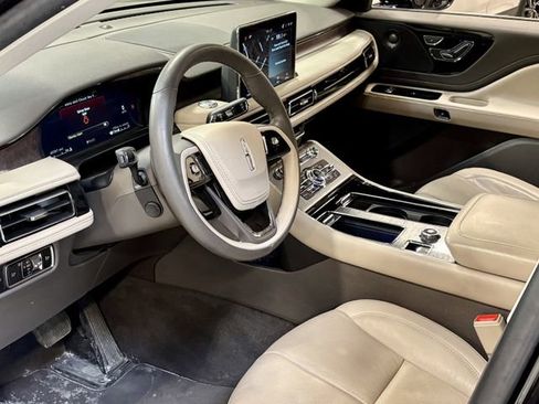 Used 2023 Lincoln Aviator Reserve w/ Equipment Group 201A AWD/4WD image 3